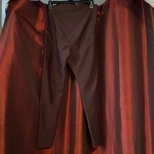 Old Navy Maternity Full-Panel PowerSoft Side-Pocket 7/8-Length Leggings